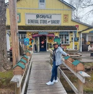 Meet your Posher, Yuli